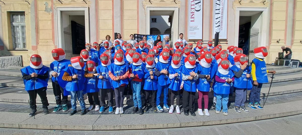 Cento giorni agli Europei "Genova 2025. Studenti e societÃ  di Scherma in piazza De Ferrari con un flash mob.